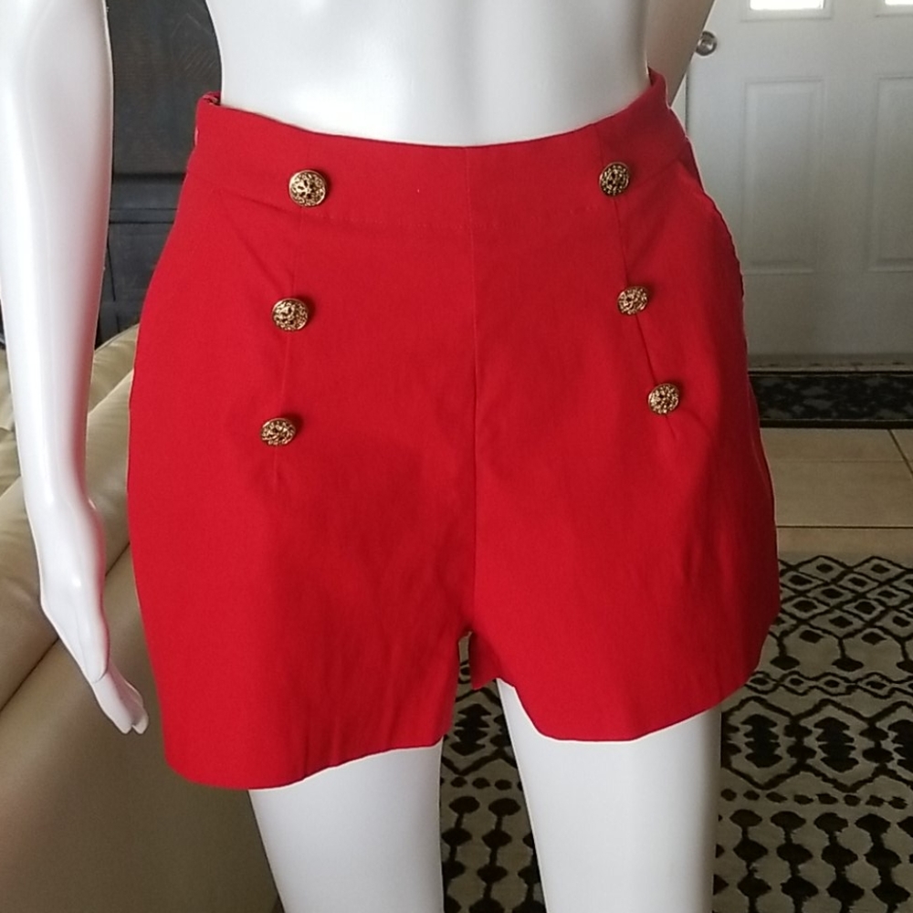 Dress shorts (red)